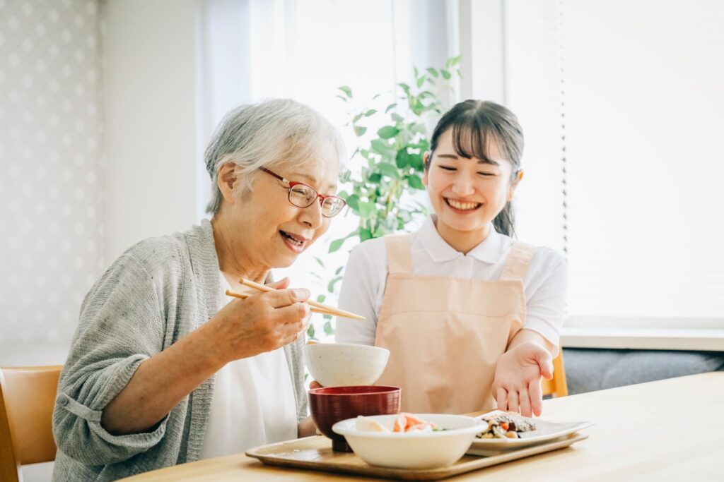 高齢者と介護士